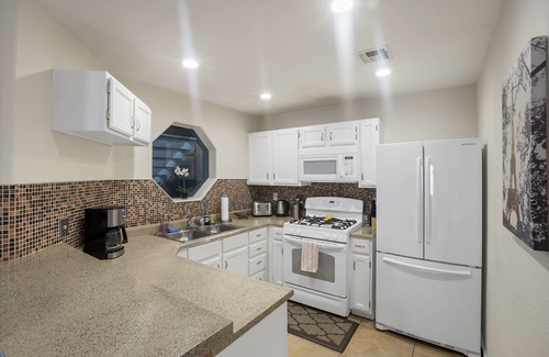 Enterprise Apartment | Superhost 5 Star ⭐️ Service Large 3 Bedroom