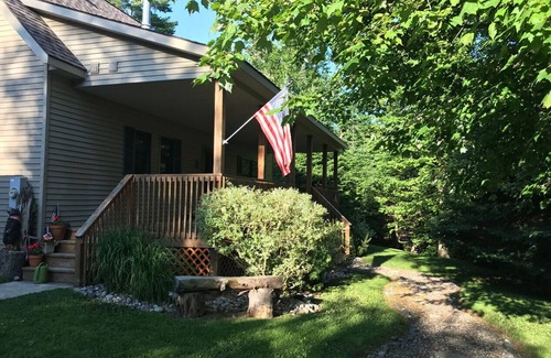 Newberry House | Superior Lakefront Located Halfway Between Tahquamenon Falls and Pictures Rocks