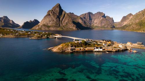Ballstad Apartment | Superior Mountain View Lofoten