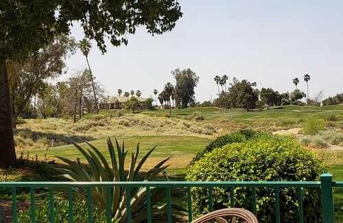Superstition Lakes Condo | Superstition Lakes Golf Condo in Mesa - Discounts for Weekly & Monthly Stays!