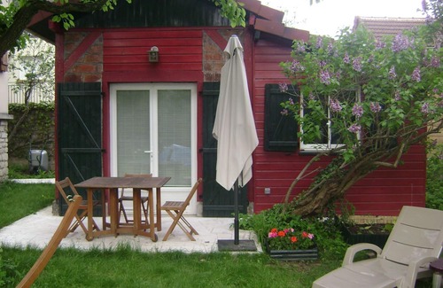 Bords de Marne Ski Chalet | Sur une Ile en bord de marne guest house