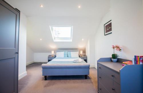 Berrylands House | Surbiton Luxury Garden House 19A