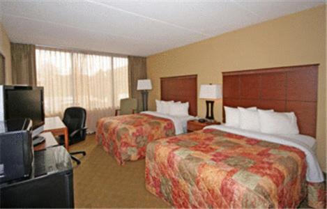 East Forest Hotel | SureStay by Best Western Charlotte Matthews