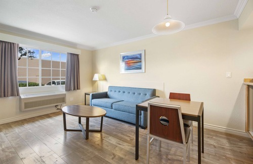 Fontana Hotel | SureStay Hotel by Best Western Fontana