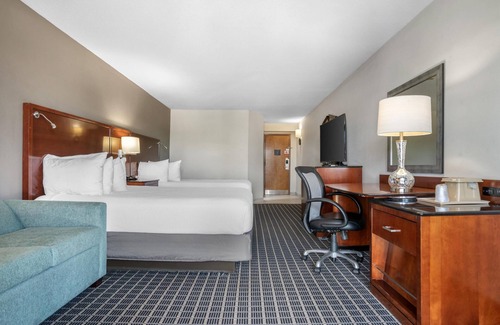 Greenwood Hotel | SureStay Plus Hotel by Best Western Greenwood