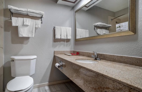 Greenwood Hotel | SureStay Plus Hotel by Best Western Greenwood