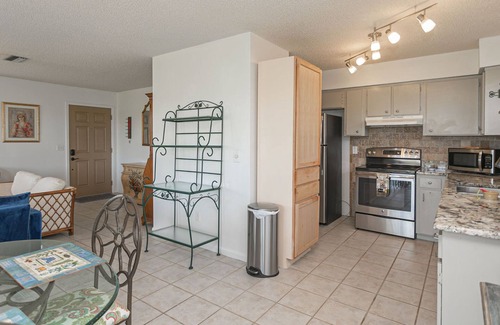Surfcrest Village Cottage | Surf Crest 23 Ocean front property 2 bedroom cottage steps to ocean