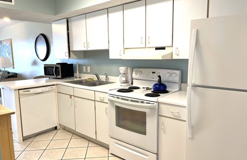 Gulf Shores Condo | Surf Side Shores 2405 2 bd 2 ba gulf-front