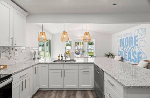 Walsingham House | Surfs Up! Heated Pool+Golf+Games