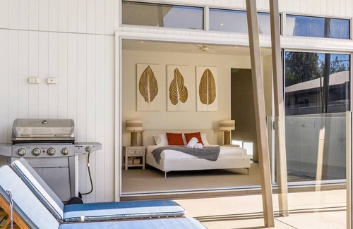 Pottsville House | Surfside Beach House - Ideal Family Getaway