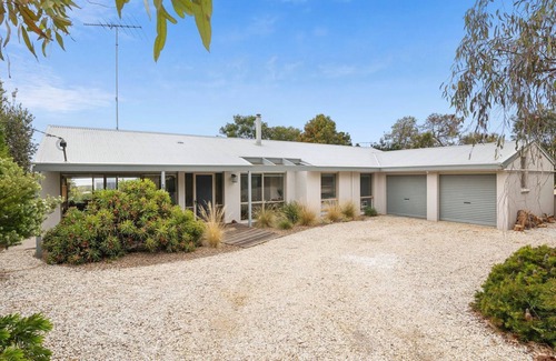 Surf Coast House | Surfside Serenity - A coastal haven near the beach