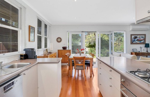 Flinders House | Surprise Surprise - Pet Friendly