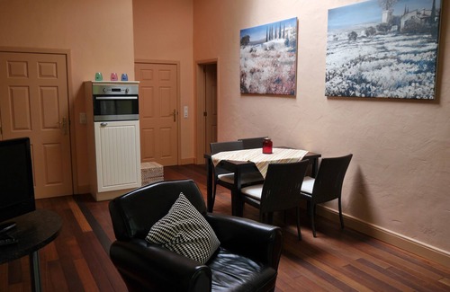 Elberfeld Apartment | Surrounded by greenery, yet centrally