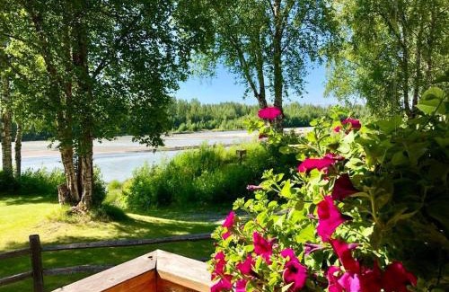 Talkeetna Cabin | Susitna River Lodging, Suites