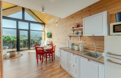 Moieciu de Jos House | Suspended Tiny House