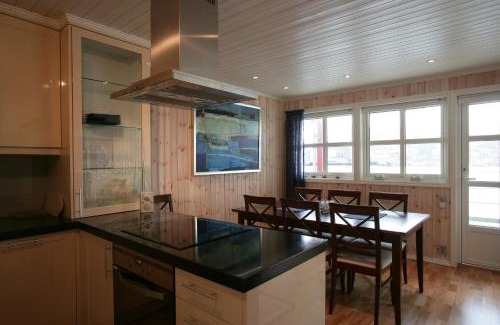 Svolvaer Resort | Svinøya Rorbuer