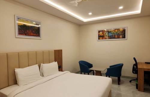 Vizianagaram Hotel | SVN Lake Palace