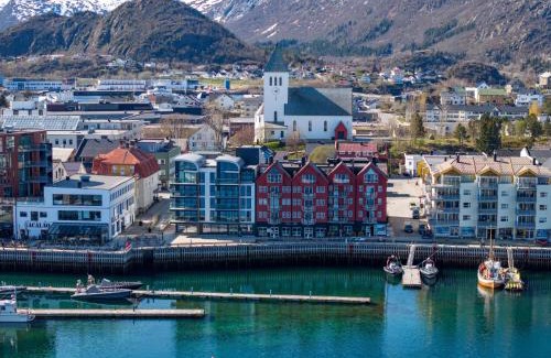 Svolvaer Apartment | Svolvær Harbour Sea View Apt