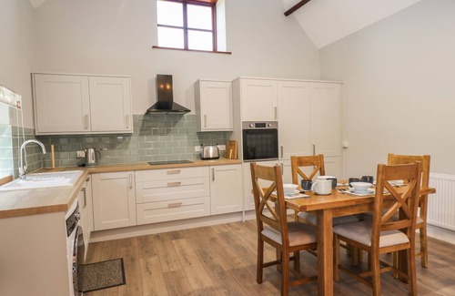 Chipping Sodbury Cottage | SWALLOW BARNS, family friendly, with a garden in Chipping Sodbury