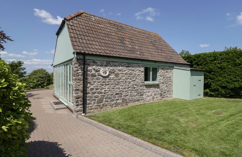 Chipping Sodbury Cottage | SWALLOW BARNS, family friendly, with a garden in Chipping Sodbury