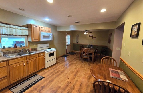 Oakland Cabin | Swallow Falls Cabin 4 - a 3 Bedroom with Fireplace near Swallow Falls State Park