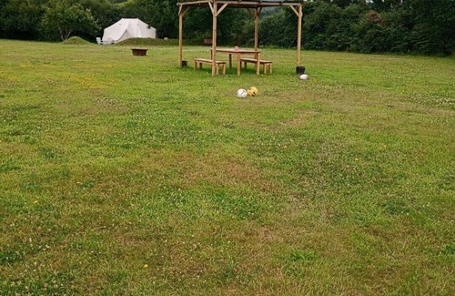 Scrignac RV Rental | Swallows rest campsite and bell tentnPet friendly family run come and relax