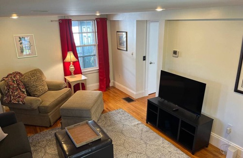 Swampscott Apartment | Swampscott! Walk Dtwn and beach