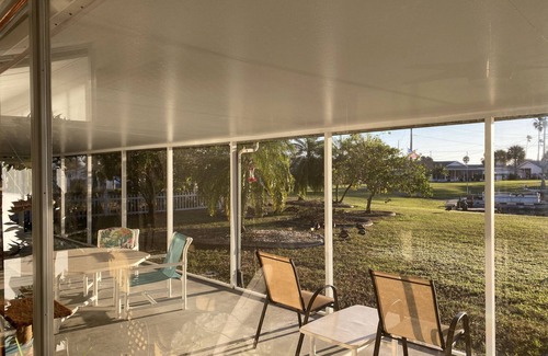 Sun City Center House | Swan Lake House in Sun City Center with 60' Screened Lanai