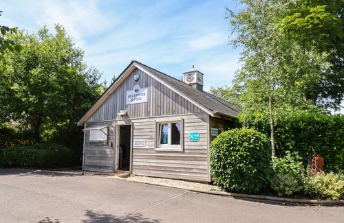 Eleighwater Cottage | SWANDOWN, 2 BLACKDOWN, family friendly in Cricket St. Thomas