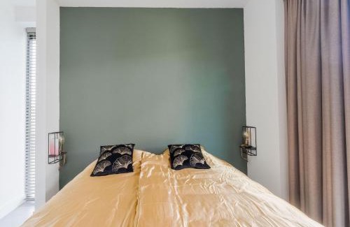 Zeewolde Villa | Swanky villa in Zeewolde with garden, cleaning included