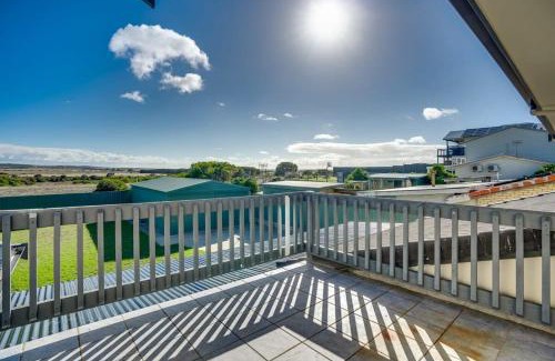 Middleton House | Sweeping Ocean Views -136 Newell - BYO Linen - PetsNegotiable - WiFi