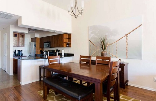 Highland Lake Estates Condo | Sweeping Views of Lake Travis, Luxury Resort Amenities with 3 Pools, Hot Tub and Fitness Center