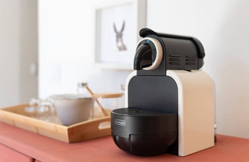 Espiche House | Sweet 2 BDR House With Patio by LovelyStay