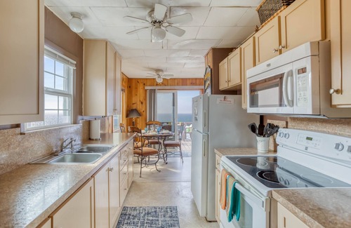 Beverly Beach House | Sweet, Accessible Retro Beach Cottage w/Fenced Yard, Ocean Views from Hot Tub!