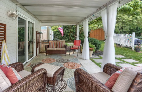 Palmyra House | Sweet Backyard Oasis! Just minutes from Hershey Park and attractions!