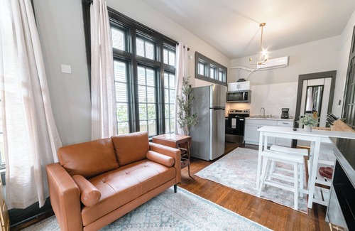 Hannon Park Apartment | Sweet Deeana's - The Historic Downtown Mobile Apartment