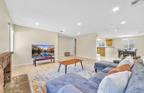 El Monte House | Sweet Escape · Universal + LA Main Attractions!