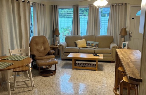 Jensen Beach Cottage | Sweet Memories @ Pelican's Restnn