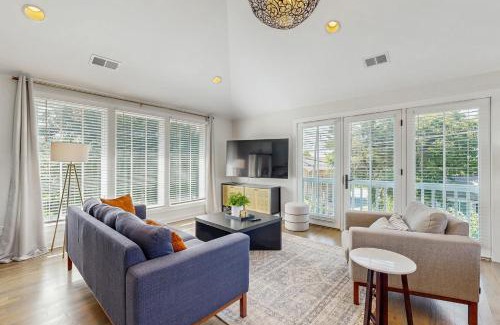 Belmont - Hillsboro Apartment | Sweetbrier Serenity