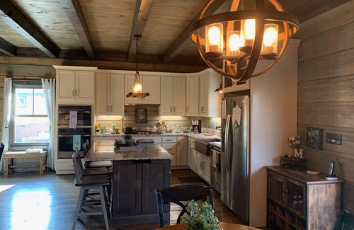 Boone Cabin | Sweets River Nest-riverfront/tube/hot tub/log cabin-fishing- Valle Crucis/App ST