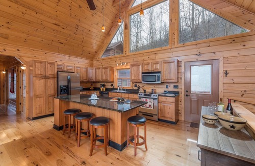 Old Fort Cabin | Sweetwood Lodge | Private Log Cabin with Majestic Mountain Views & Kid-Friendly Amenities!