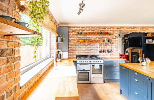 Norwich House | Swift Host - 3 Bed - Outskirts of Norwich - Parking - Garden