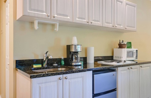 Naples Apartment | Swim, Sip, Sail: Everglades Escape at POI Resort