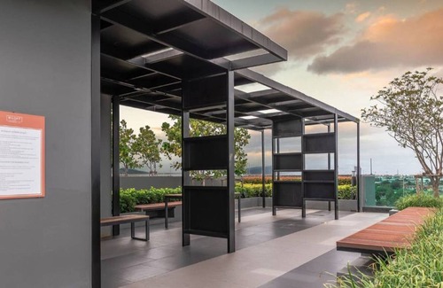 Mueang Samut Prakan District Apartment | swimming pool and gym , near BTS PuChao,bkbloft2 - Tambon Thepharak