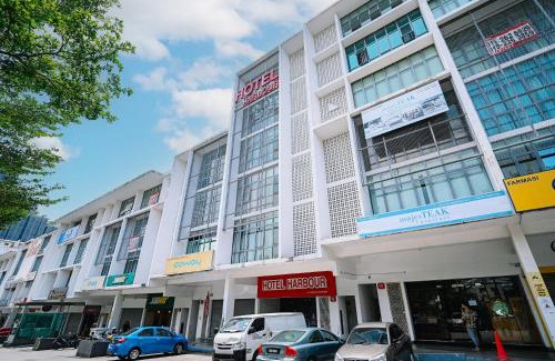 Klang Hotel | Swing & Pillows - I-City, Shah Alam
