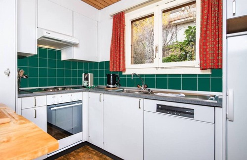 Aeschlen ob Gunten Apartment | SwissHut Stunning Views Alps & Lake - Apart. Lena Up