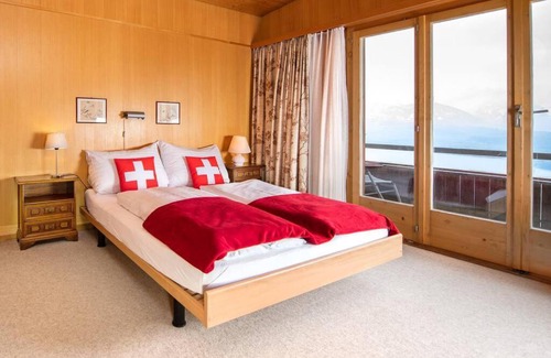 Aeschlen ob Gunten Ski Chalet | SwissHut Stunning Views Alps Lake - Chalet Lena