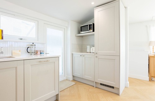 Rhosneigr House | Swn y Bae : Family-Friendly 4‑Bed Home with Sea Views in Rhosneigr | Managed by Anglesey Holiday Let