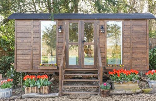 Lickfold House | Sybs Farm Shepherds Hut