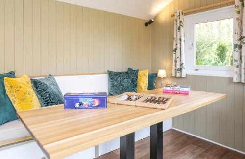 Lickfold House | Sybs Farm Shepherds Hut
